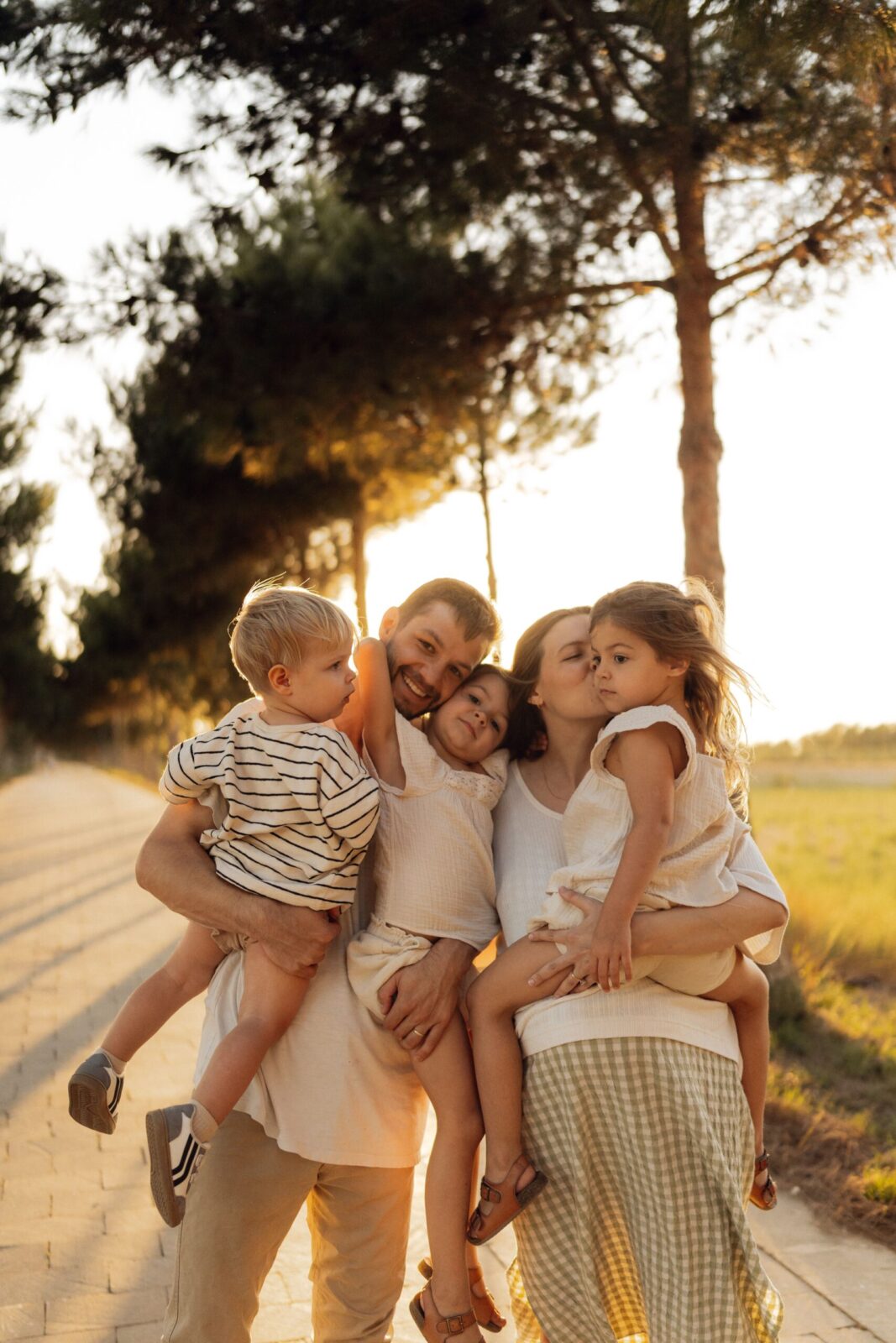 Familia consultando cobertura médica